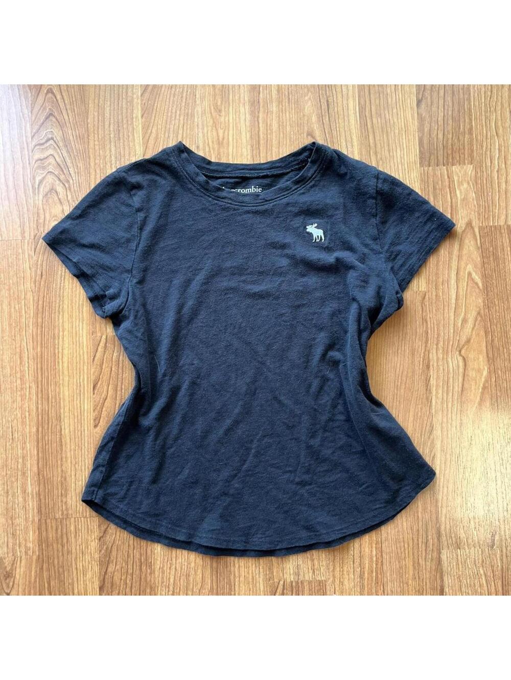 Vintage Abercrombie and fitch black baby tee with moose | size S